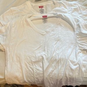 Levi’s 2x Undershirts, V-Neck, Medium, White